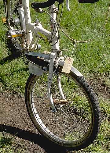 Damaged bicycle (43 KB JPEG)